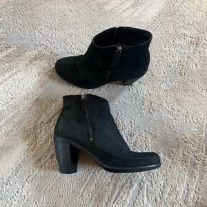 Ecco Touch Black Ankle Boots Nubuck Leather Zip Ups Block Heels 39 / 8 / 8.5